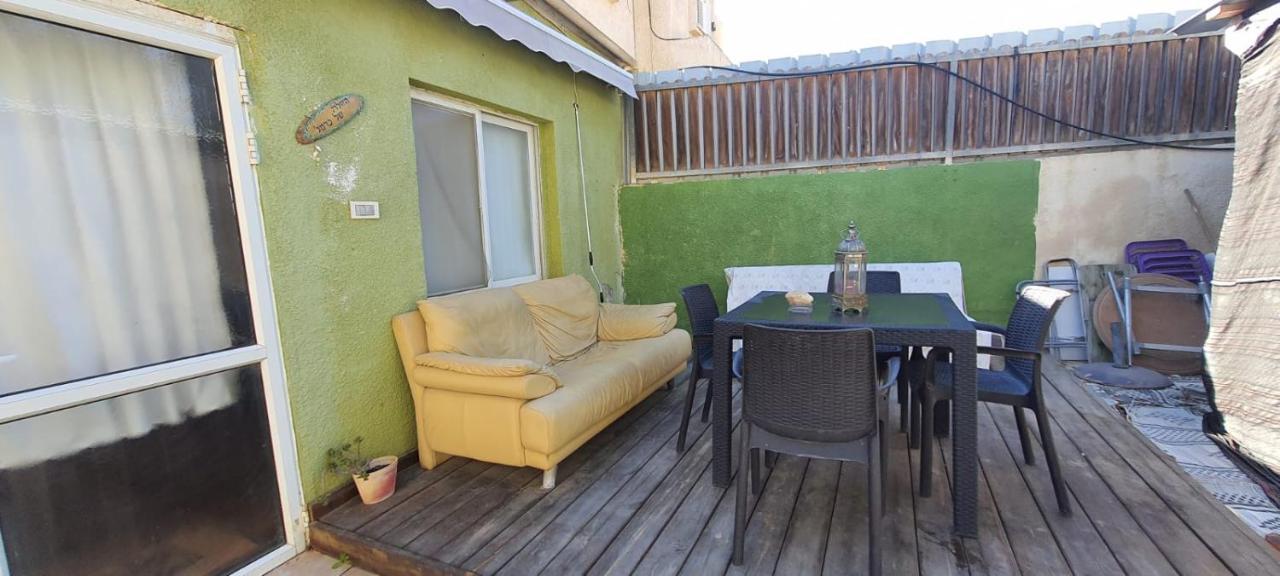 Desert Bird Guest House Arad Exterior photo