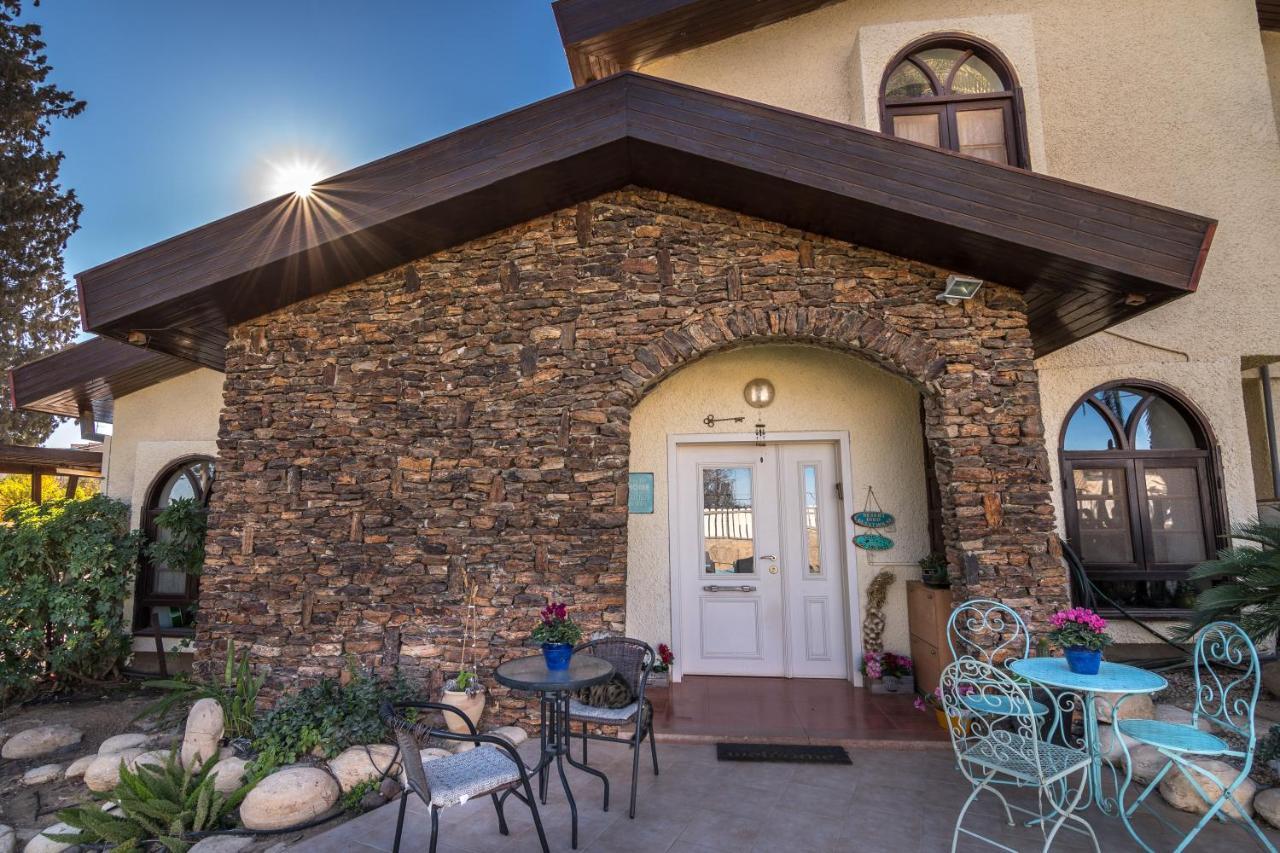 Desert Bird Guest House Arad Exterior photo